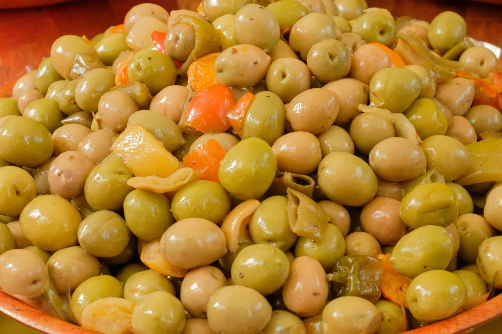 Marinated green olives